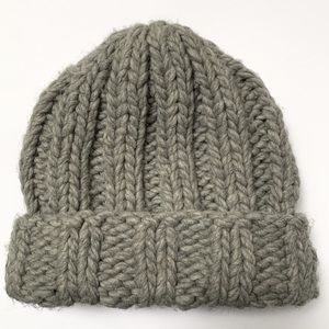 SALE!  Chunky gray ribbed beanie